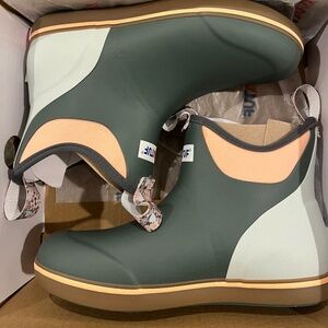 XTRATUF Women’s 6” Ankle Deck Boot